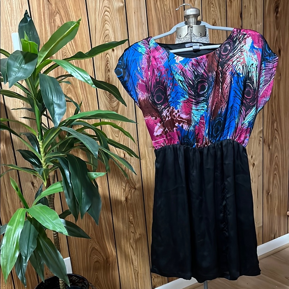 🛍️5️⃣ /💲2️⃣5️⃣🛍️ Colorful Feather Print Women's Dress
